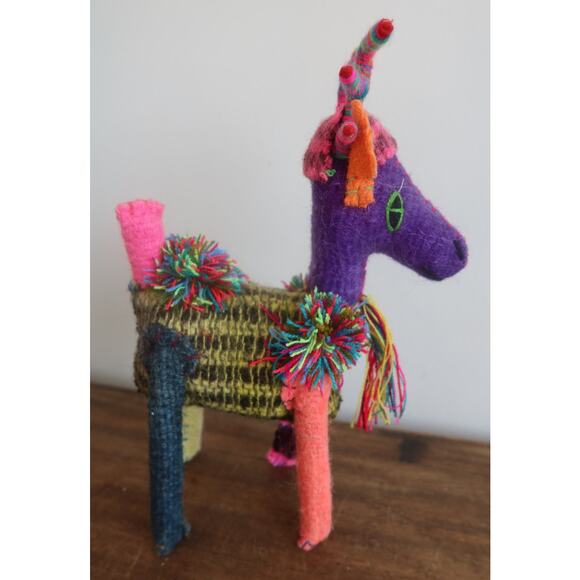 Mexican Native Folk Art Wool Holiday Reindeer Hand Woven Wool Felt Embroidered - Picture 2 of 2